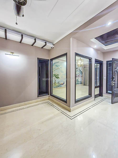 3 BHK Flat For Rent in Defence Colony
