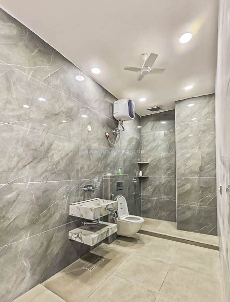 5 BHK Builder Floor For Rent in Vasant Kunj