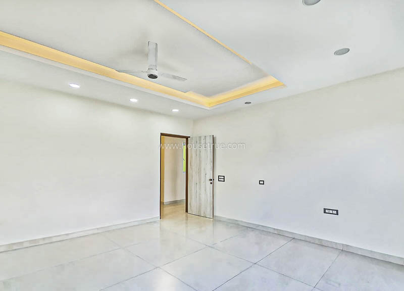 5 BHK Builder Floor For Rent in Vasant Kunj