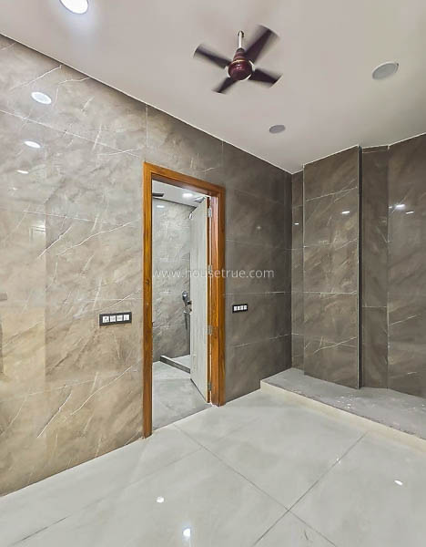 5 BHK Builder Floor For Rent in Vasant Kunj