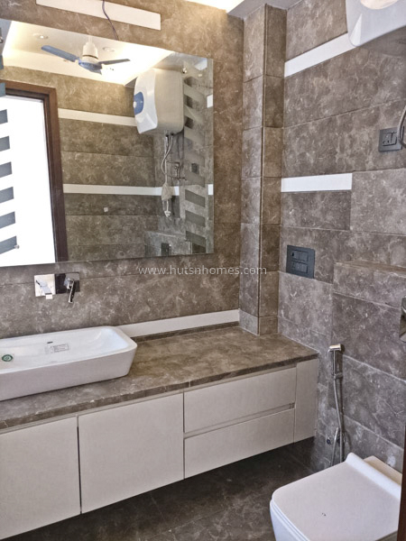 4 BHK Flat For Sale in Gulmohar Park