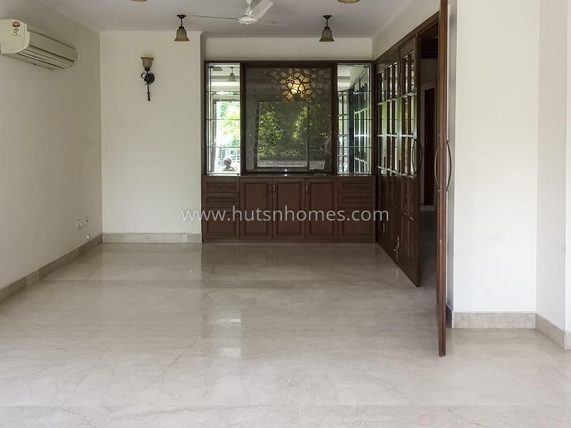 3 BHK Flat For Sale in Neeti Bagh