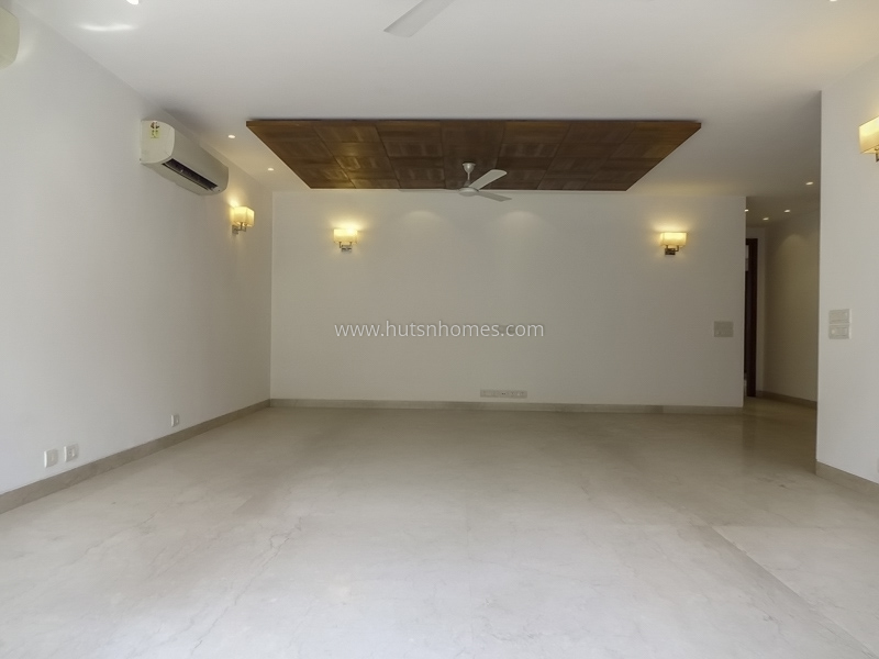 3 BHK Flat For Sale in Defence Colony