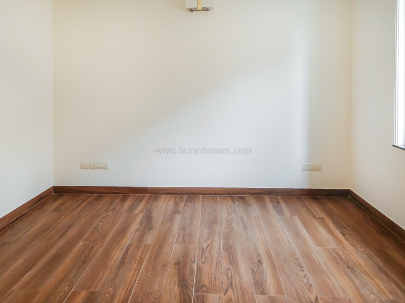 3 BHK Flat For Sale in Nizamuddin East