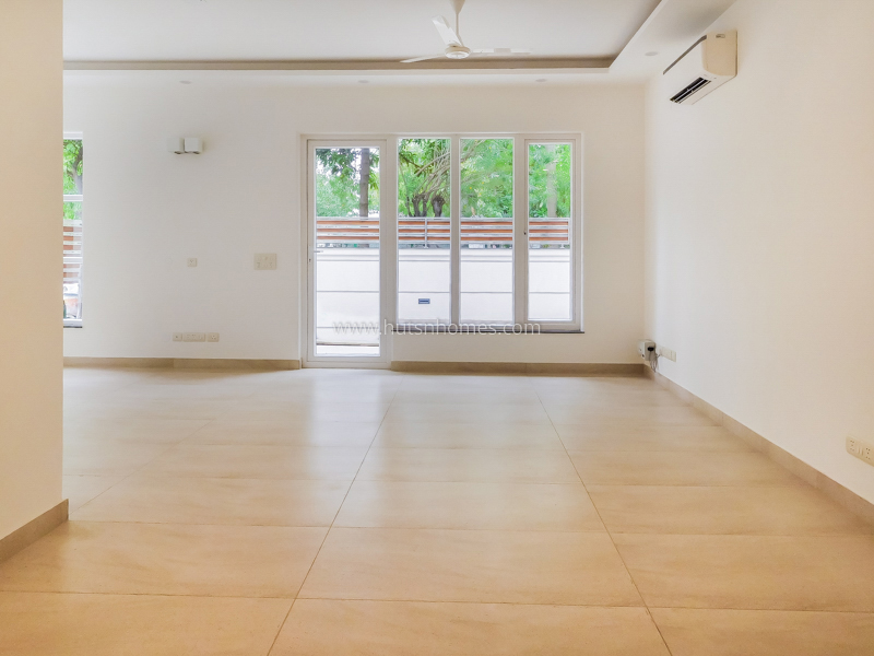 3 BHK Flat For Sale in Nizamuddin East