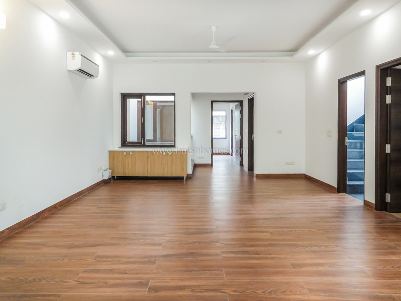 3 BHK Flat For Sale in Nizamuddin East