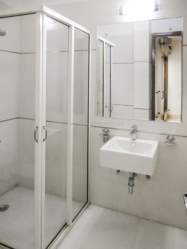 4 BHK Flat For Sale in Anand Niketan