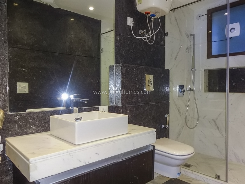 4 BHK Flat For Sale in Green Park Extension