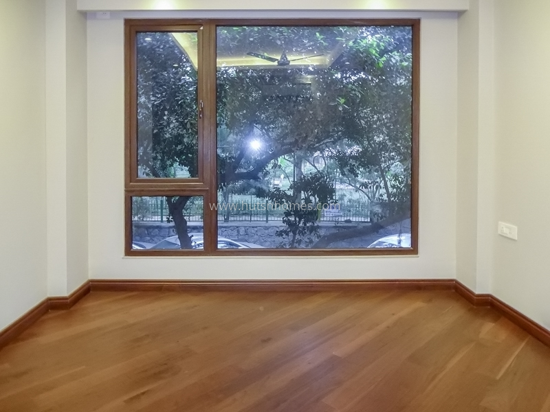 4 BHK Flat For Sale in Green Park Extension