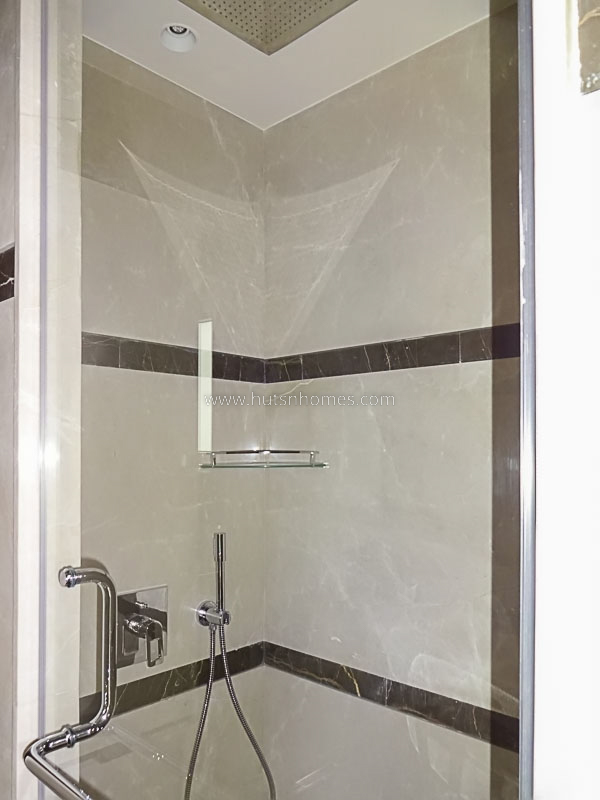 3 BHK Flat For Sale in Defence Colony