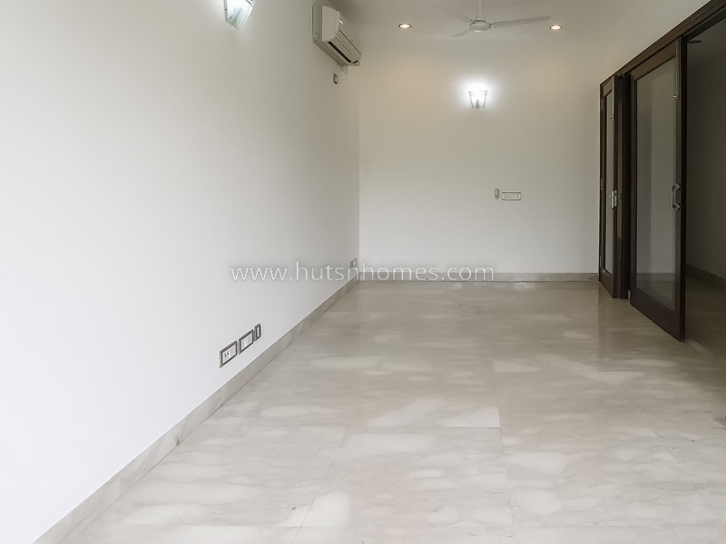 3 BHK Flat For Sale in Anand Niketan