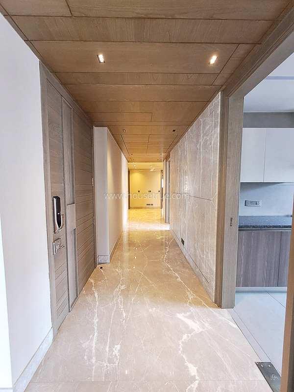 4 BHK Flat For Sale in Vasant Vihar