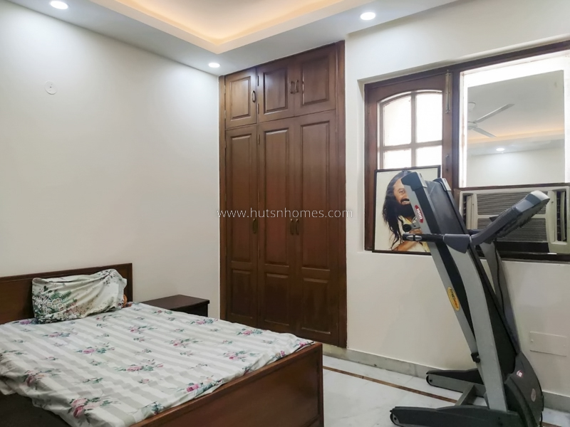4 BHK Flat For Sale in New Friends Colony