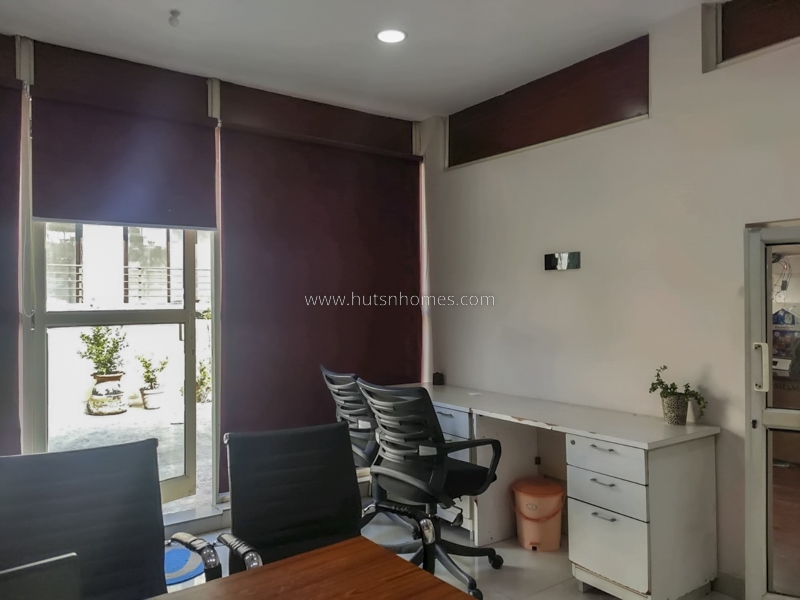 4 BHK Flat For Sale in New Friends Colony