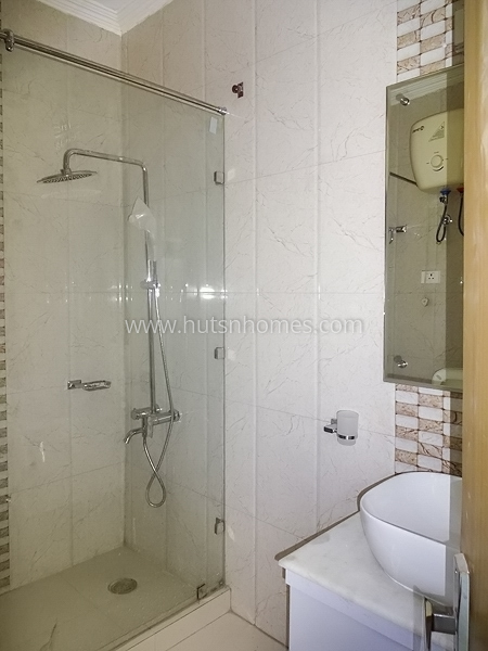 3 BHK Flat For Sale in New Friends Colony