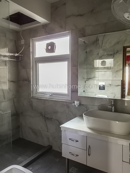3 BHK Flat For Sale in New Friends Colony