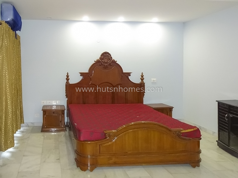 3 BHK Flat For Sale in New Friends Colony