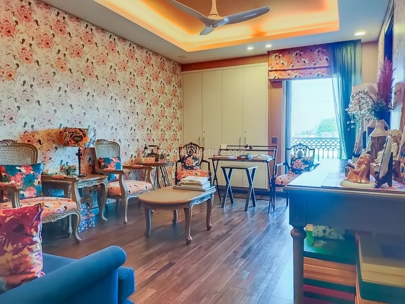 5 BHK Builder Floor For Sale in Hauz Khas Enclave