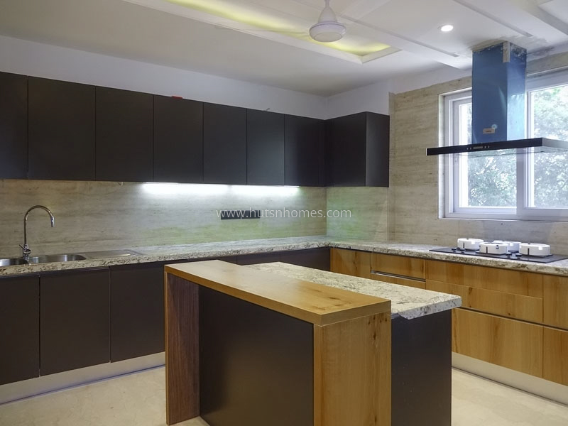 4 BHK Flat For Sale in Green Park