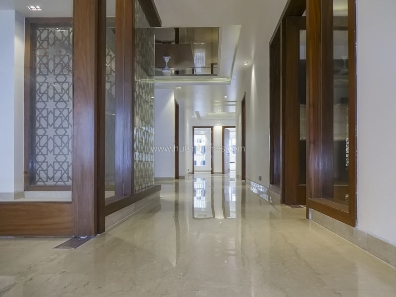 4 BHK Flat For Sale in Green Park