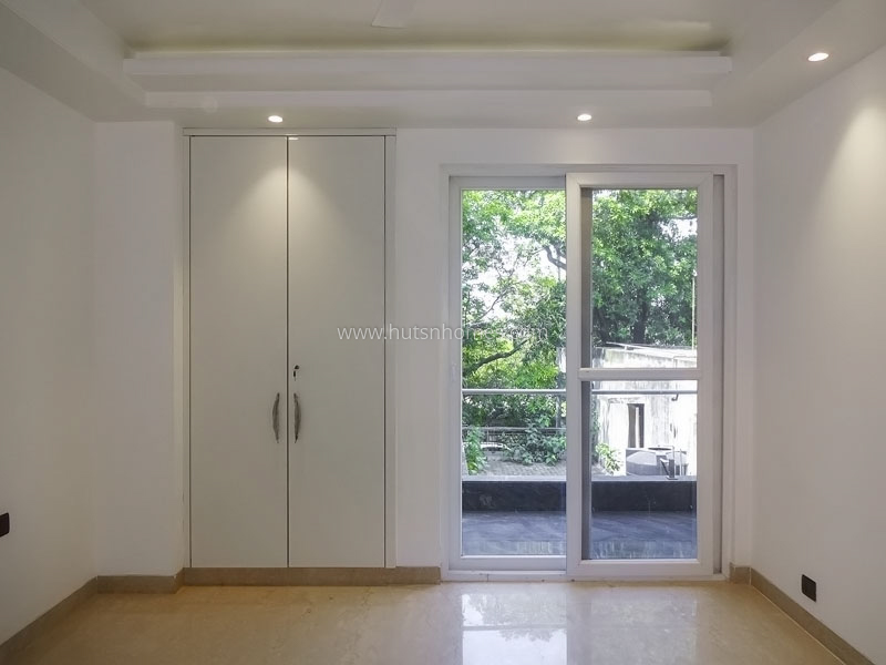 4 BHK Flat For Sale in Green Park