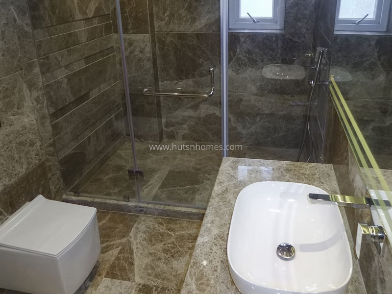 4 BHK Flat For Sale in Green Park