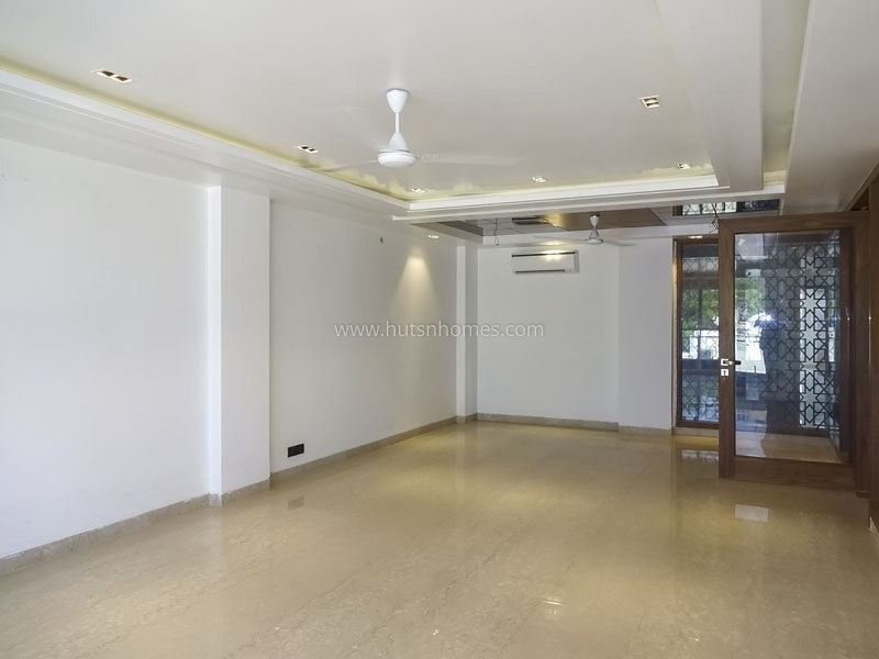 4 BHK Flat For Sale in Green Park