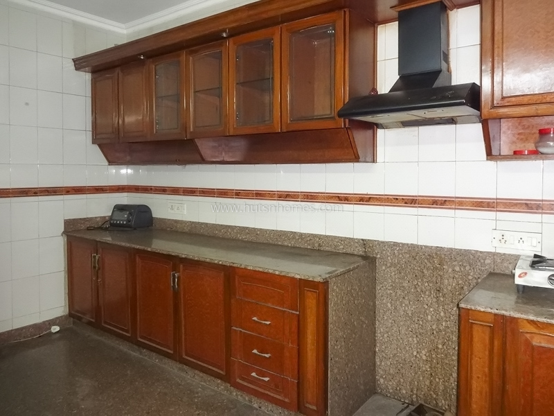 4 BHK Flat For Sale in Panchsheel Park