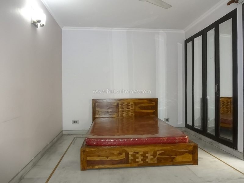 4 BHK Flat For Sale in Panchsheel Park