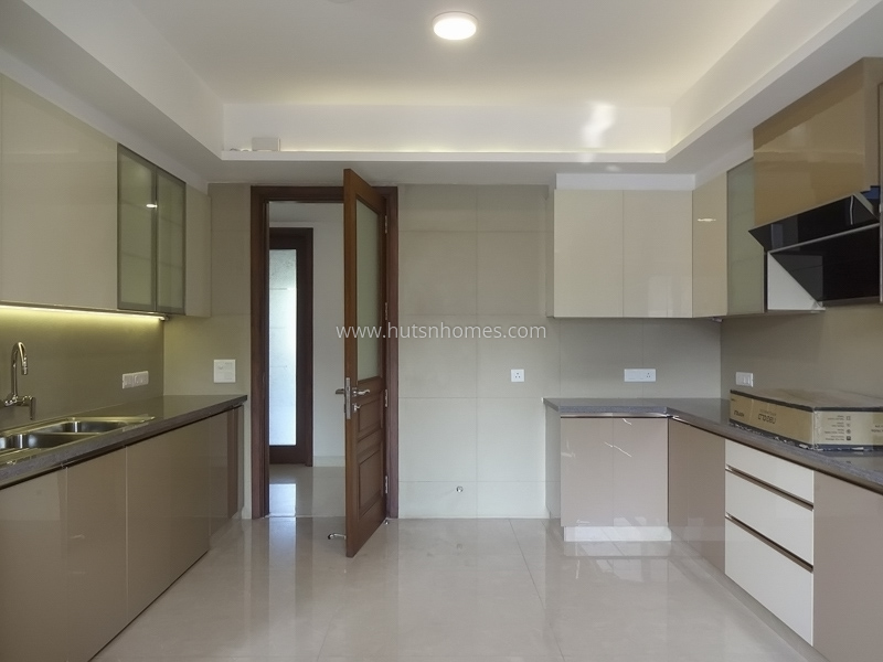 4 BHK Flat For Sale in Panchsheel Park