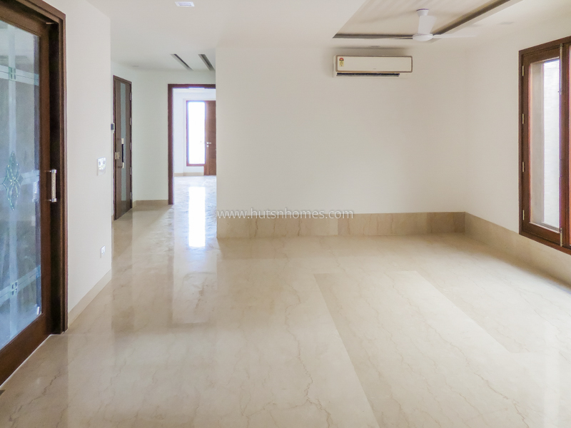 4 BHK Flat For Sale in Panchsheel Park