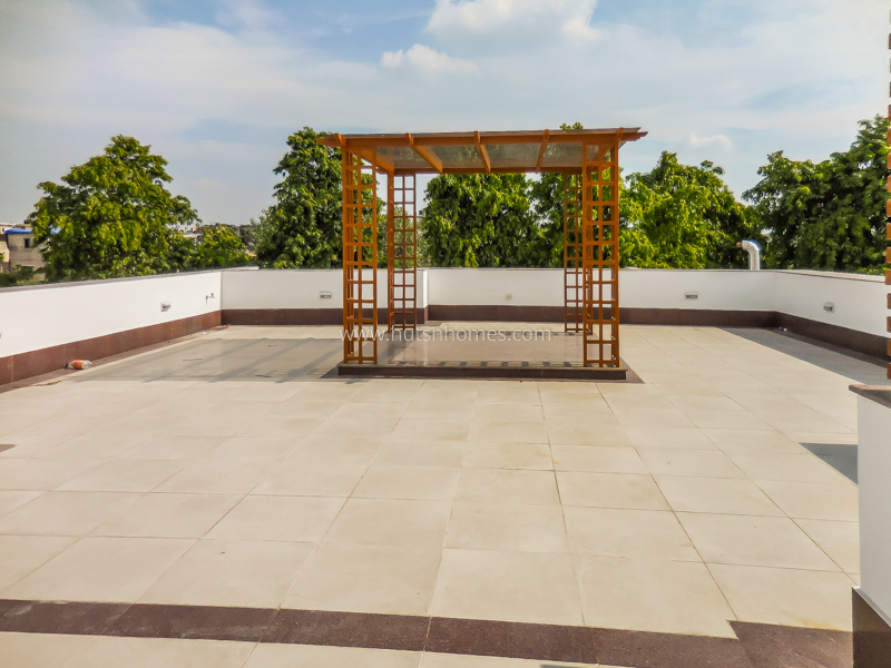 4 BHK Flat For Sale in Panchsheel Park