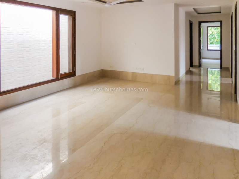 4 BHK Flat For Sale in Panchsheel Park