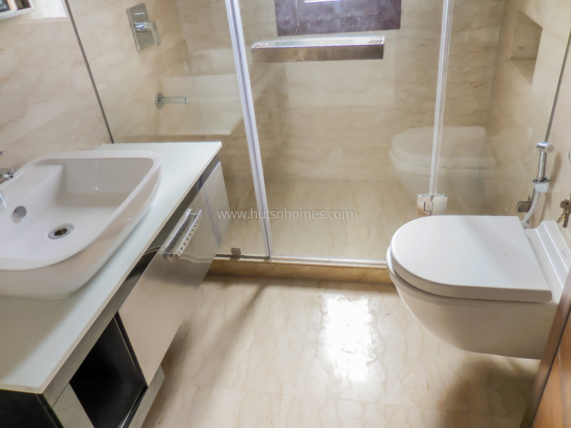 4 BHK Flat For Sale in Panchsheel Park