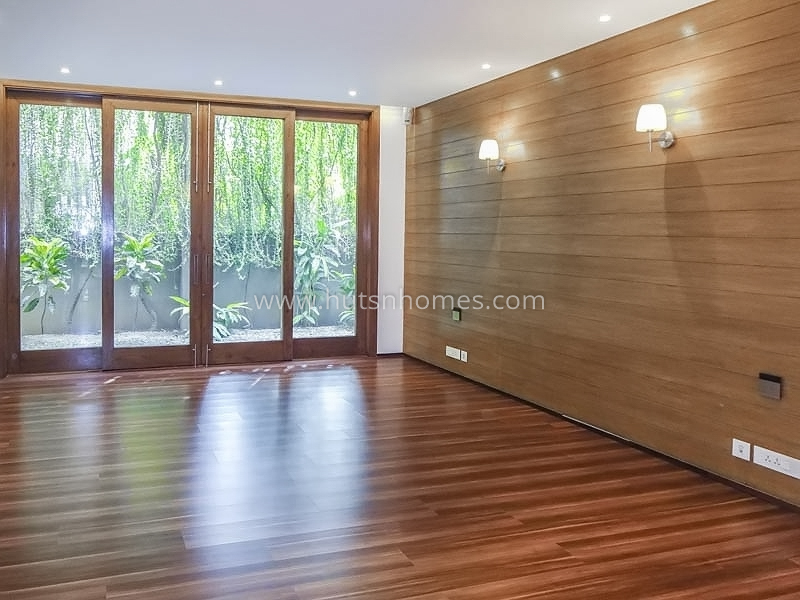 3 BHK Flat For Sale in Greater Kailash Part 1