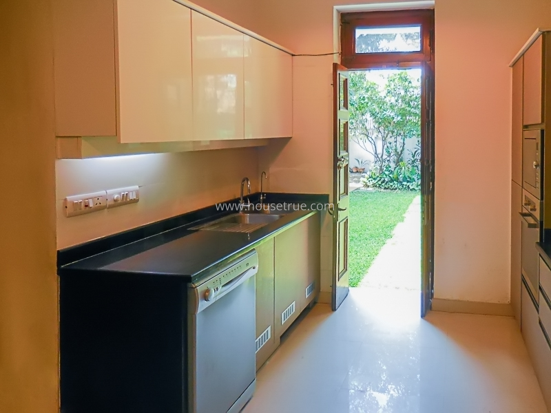 4 BHK Flat For Rent in Jor Bagh