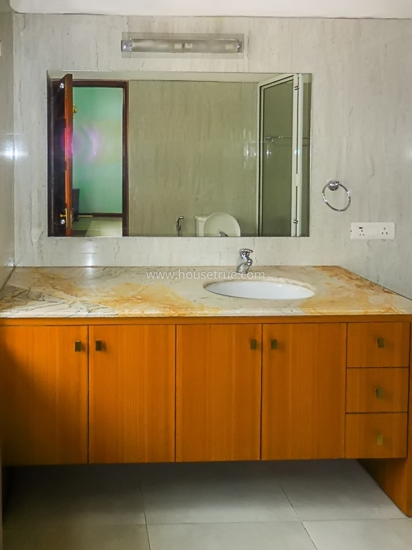 4 BHK Flat For Rent in Jor Bagh