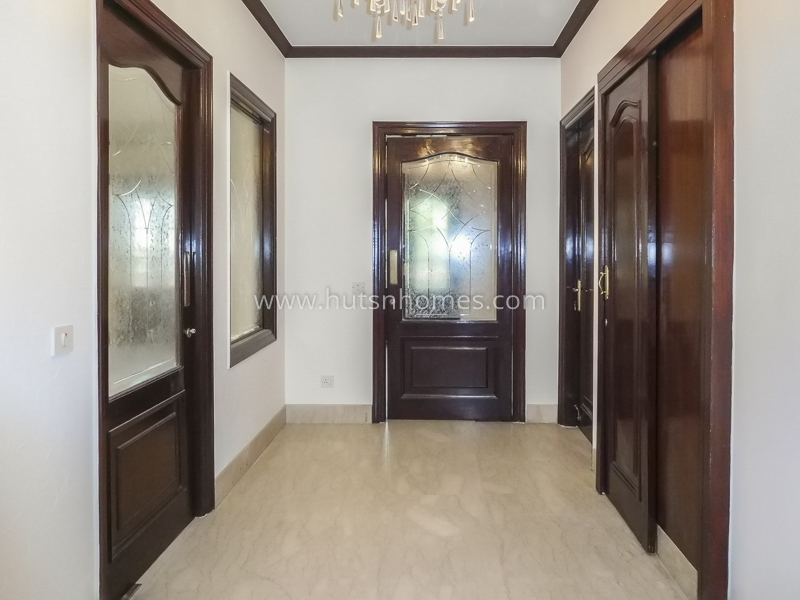5 BHK Flat For Rent in Vasant Vihar