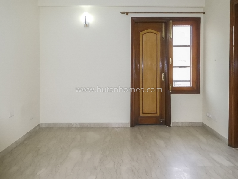 5 BHK Flat For Rent in Vasant Vihar