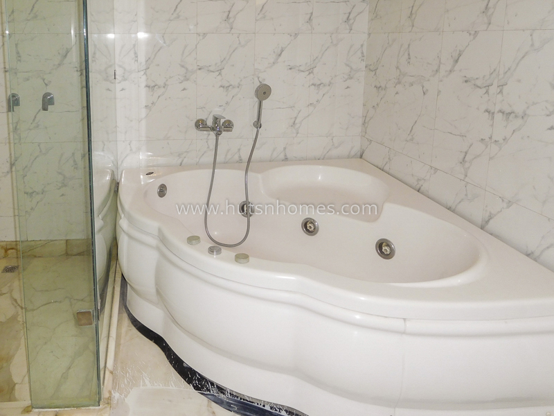 5 BHK Flat For Rent in Vasant Vihar