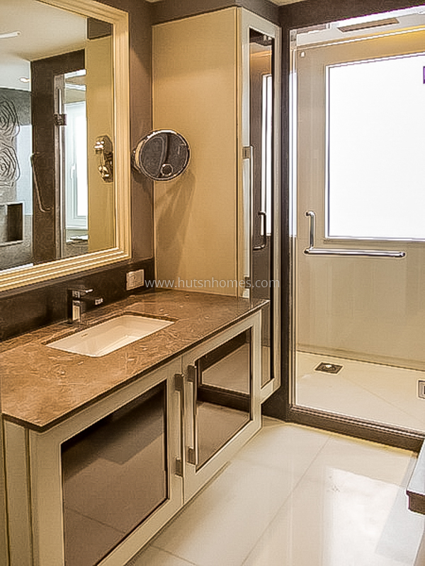 4 BHK Flat For Rent in Shanti Niketan