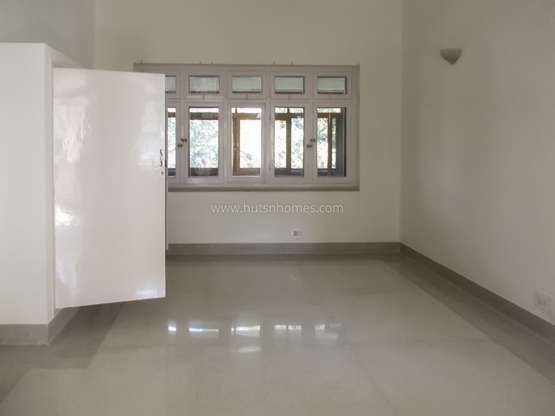 4 BHK Flat For Rent in Sundar Nagar