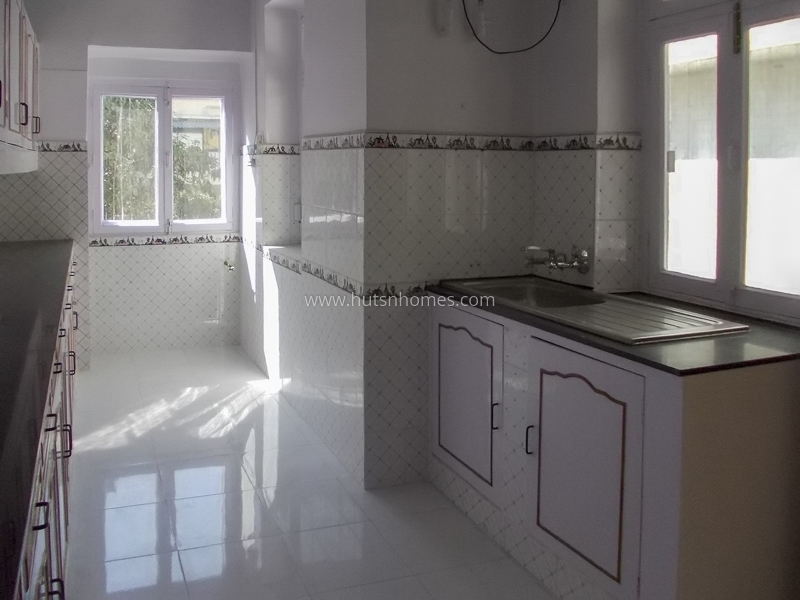 4 BHK Flat For Rent in Sundar Nagar