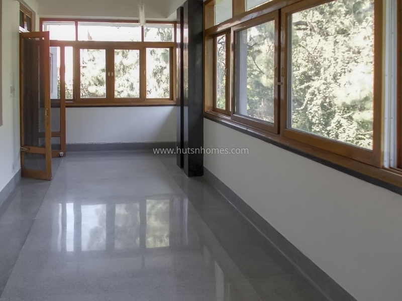4 BHK Flat For Rent in Sundar Nagar