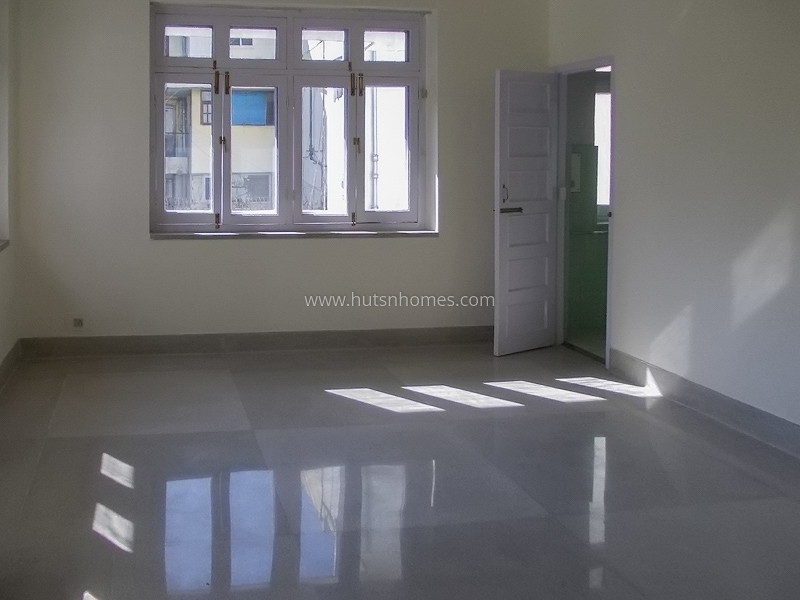 4 BHK Flat For Rent in Sundar Nagar