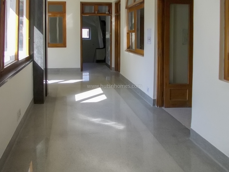 4 BHK Flat For Rent in Sundar Nagar