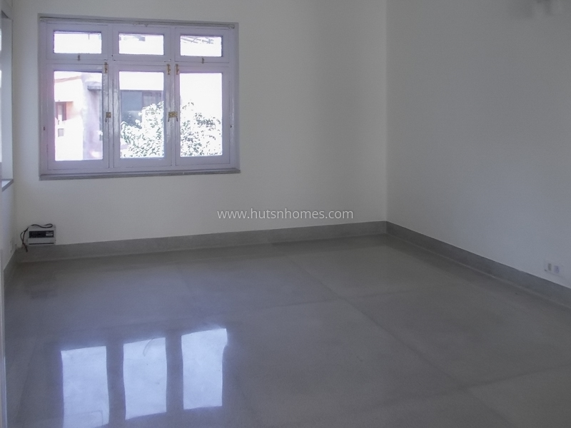 4 BHK Flat For Rent in Sundar Nagar