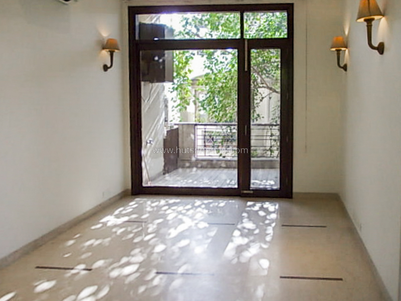 4 BHK Flat For Rent in Shanti Niketan