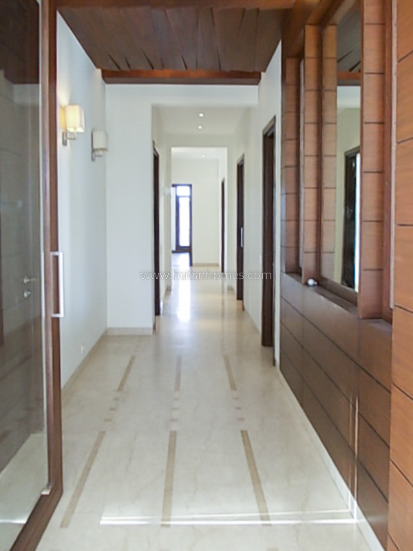 4 BHK Flat For Rent in Shanti Niketan