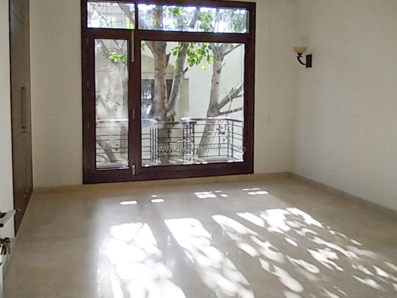 4 BHK Flat For Rent in Shanti Niketan